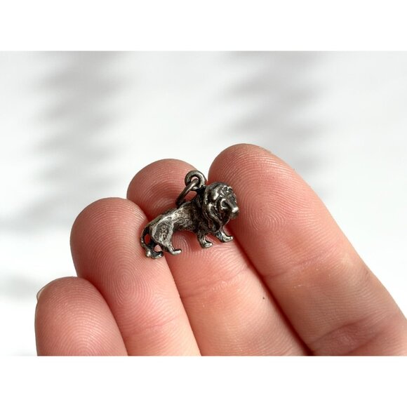 Lion  Figural Silver Toned Figural Vintage Pendant | Charm - Picture 4 of 7